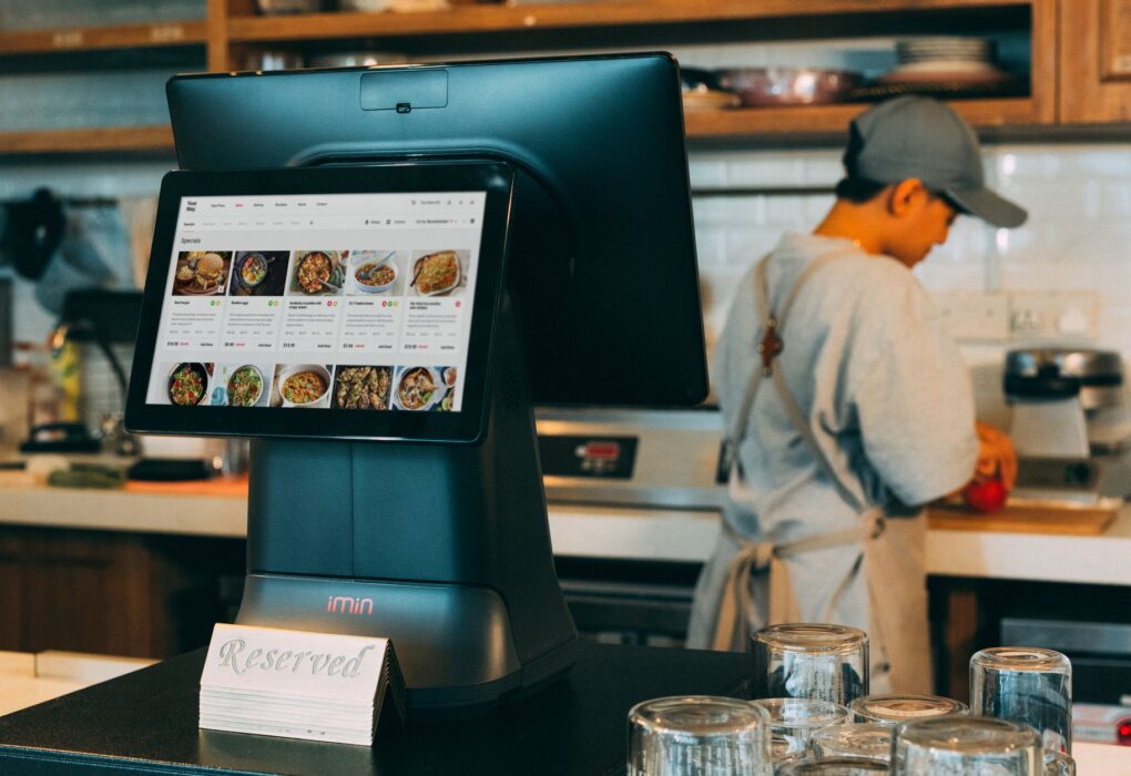 Cómo elegir un sistema de gestión para comercios con TPV para restaurantes